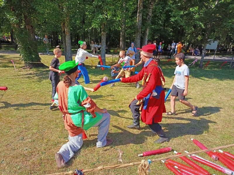 День города кингисепп программа. Праздник в городе. Кингисепп день города. Планета праздник Кингисепп. Парк Романовка в Кингисеппе.